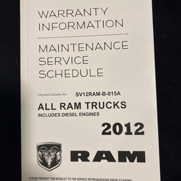 2012 DODGE RAM TRUCKS 1500-3500 GAS/DIESEL OWNER'S MANUAL SET AND PORTFOLIO CASE - Picture 4 of 7